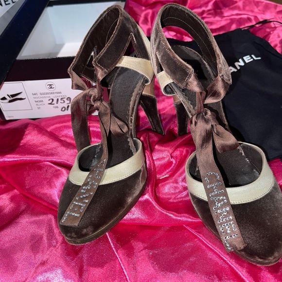 Chanel Brown Velvet Heels with Rhinestone Detail - Picture 1 of 13
